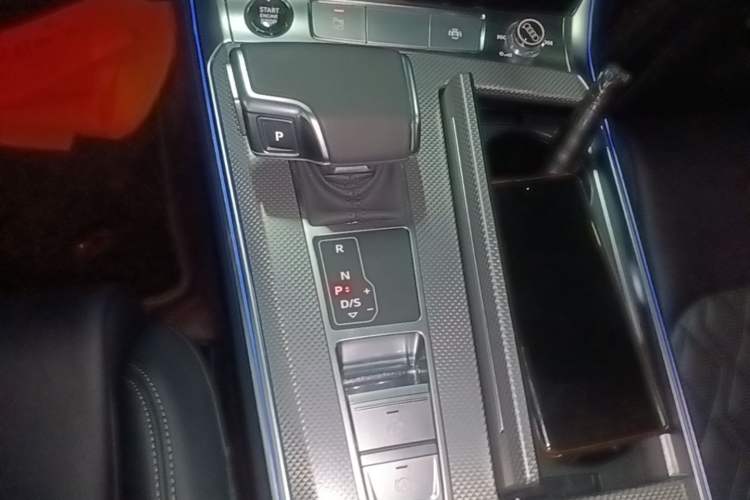 Used Audi A6L 2023 40 TFSI Luxury Dynamic Model Gear Lever