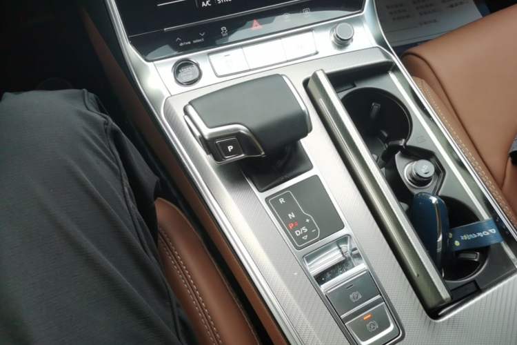 Used Audi A6L 2023 Revised 40 TFSI Luxury Prestige Edition Gear Lever