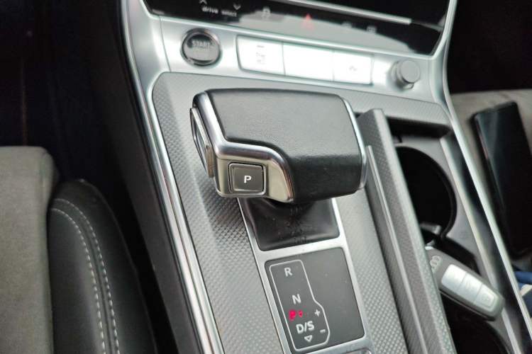 Used Audi A6L 2023 40 TFSI Luxury Dynamic Model Gear Lever