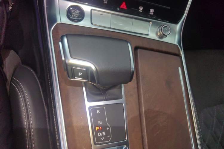 Used Audi A6L 2023 55 TFSI quattro Flagship Dynamic Edition Gear Lever
