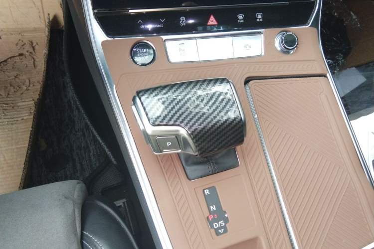 Used Audi A6L 2023 Revised 45 TFSI Prestige Dynamic Edition Gear Lever