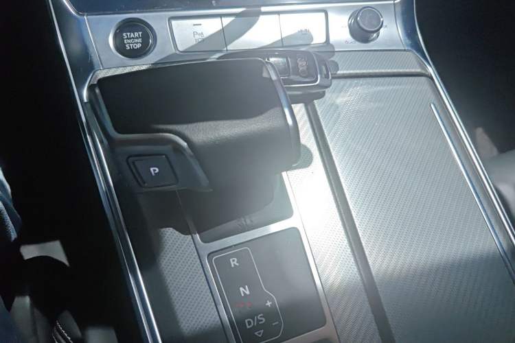 Used Audi A6L 2023 Revised 40 TFSI Luxury Prestige Edition Gear Lever