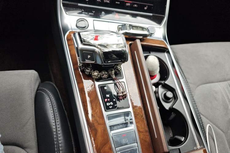 Used Audi A6L 2023 45 TFSI quattro Prestige Dynamic Edition Gear Lever