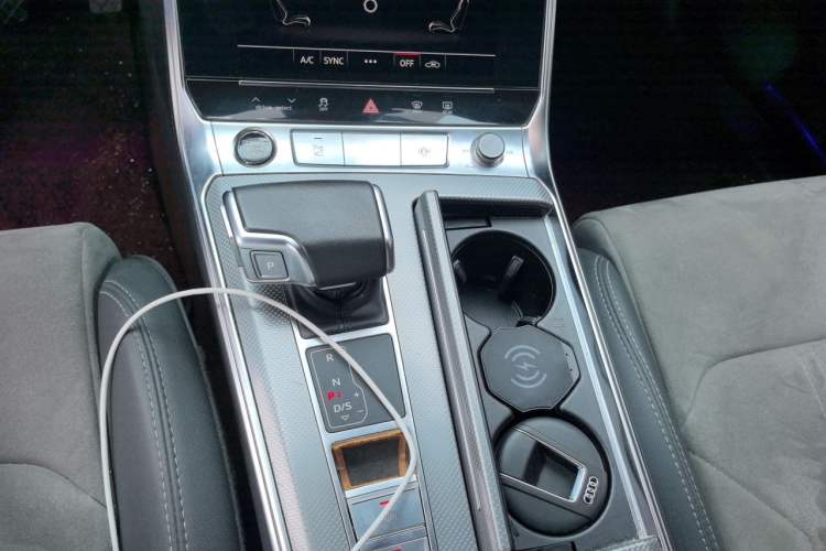 Used Audi A6L 2023 40 TFSI Luxury Dynamic Model Gear Lever