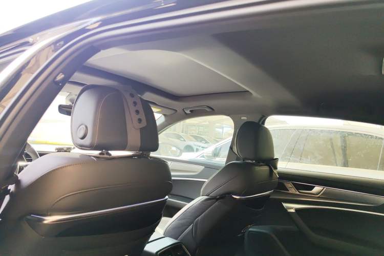 Used Audi A6L 2023 40 TFSI Luxury Dynamic Model Headliner