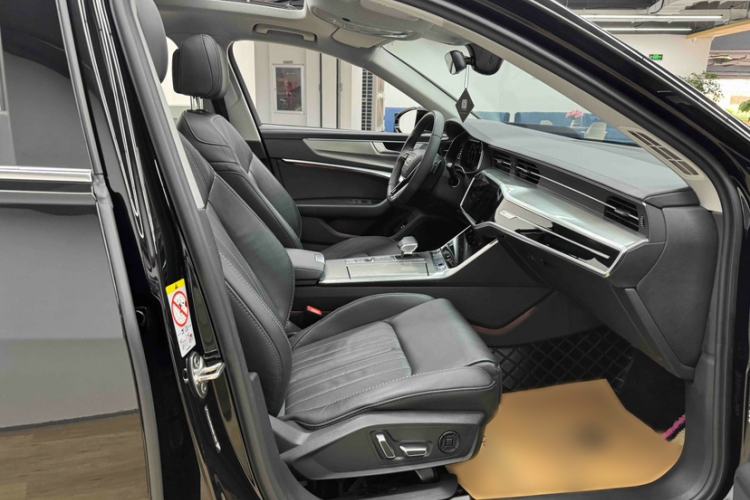 Used Audi A6L 2023 40 TFSI Luxury Prestige Edition Interior 11