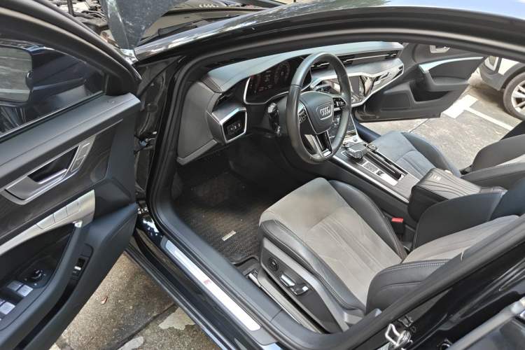 Used Audi A6L 2023 Revised Edition 45 TFSI quattro Prestige Dynamic Version Interior 3