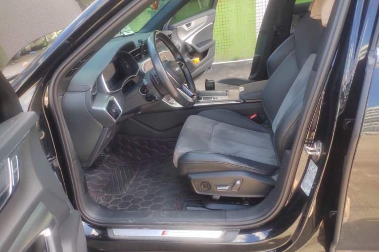 Used Audi A6L 2023 40 TFSI Luxury Dynamic Model Interior 3