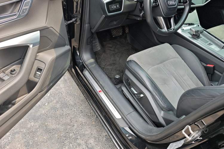 Used Audi A6L 2023 Revised 40 TFSI Luxury Dynamic Edition Interior 3