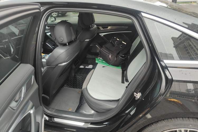 Used Audi A6L 2023 Revised 45 TFSI Prestige Dynamic Edition Interior 4