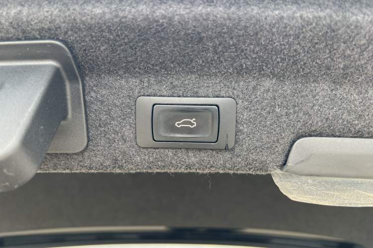 Used Audi A6L 2023 40 TFSI Luxury Dynamic Model Interior 4