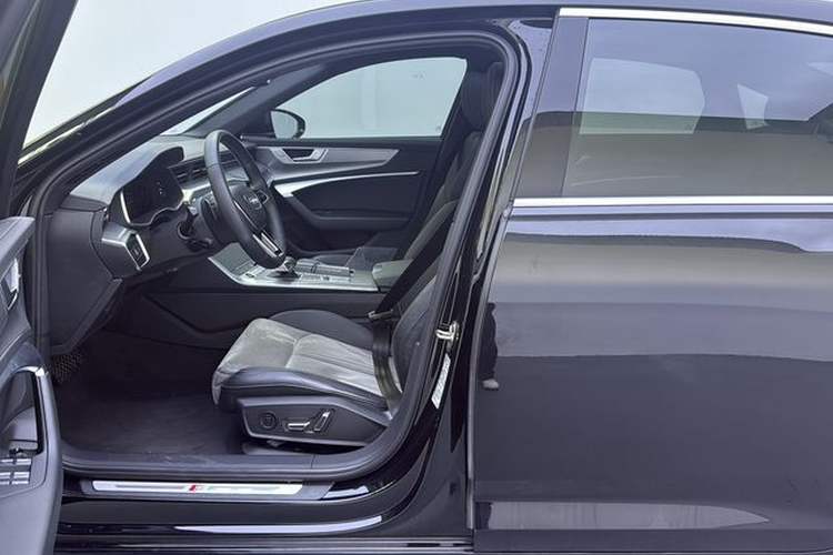 Used Audi A6L 2023 40 TFSI Luxury Dynamic Model Interior 4