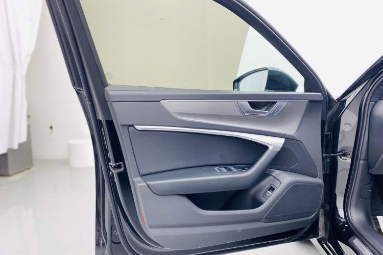 Used Audi A6L 2023 Revised 40 TFSI Luxury Dynamic Edition Interior 6