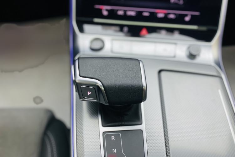 Used Audi A6L 2023 Revised 40 TFSI Luxury Dynamic Edition Interior 9