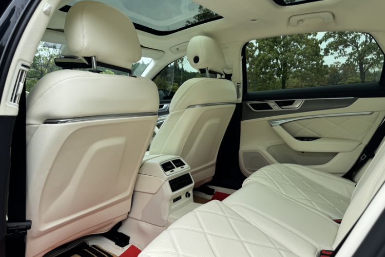 Used Audi A6L 2023 Revised 45 TFSI Prestige Dynamic Edition Interior 9