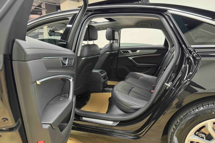Used Audi A6L 2023 40 TFSI Luxury Prestige Edition Interior 9