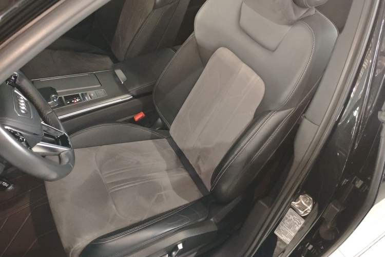 Used Audi A6L 2023 Revised 40 TFSI Luxury Dynamic Edition Left Front Seat