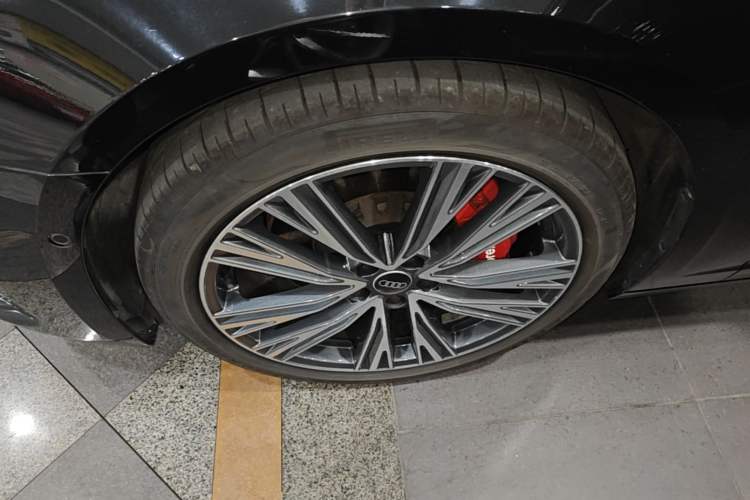 Used Audi A6L 2023 55 TFSI quattro Prestige Edition Left Front Wheel Hub