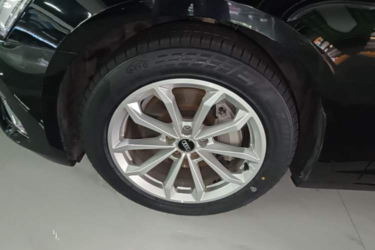 Used Audi A6L 2023 40 TFSI Luxury Prestige Edition Left Front Wheel Hub