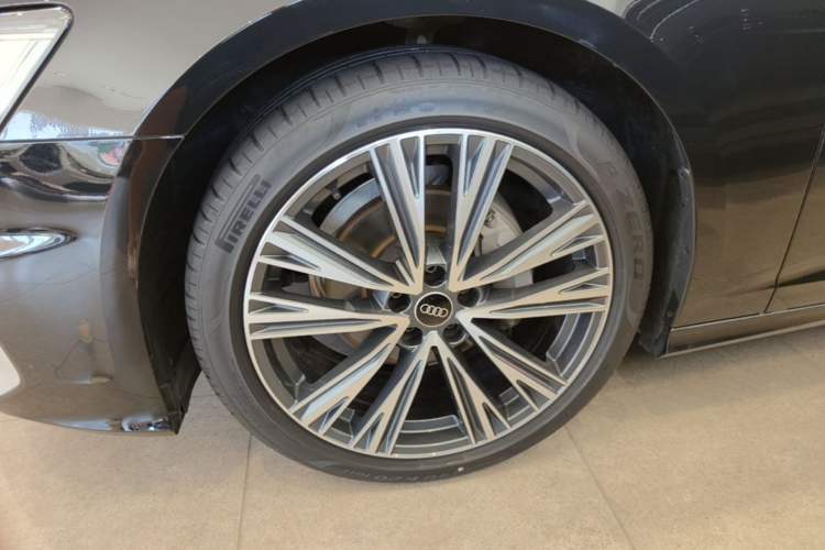 Used Audi A6L 2023 Revised 40 TFSI Luxury Dynamic Edition Left Front Wheel Hub
