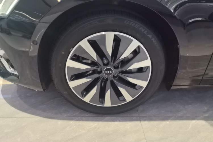 Used Audi A6L 2023 45 TFSI Prestige Elegant Edition Left Front Wheel Hub