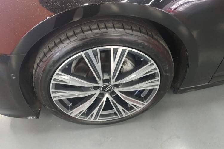 Used Audi A6L 2023 Revised 45 TFSI Prestige Dynamic Edition Left Front Wheel Hub