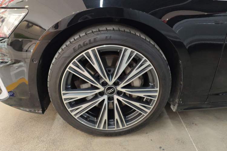 Used Audi A6L 2023 55 TFSI quattro Prestige Dynamic Edition Left Front Wheel Hub