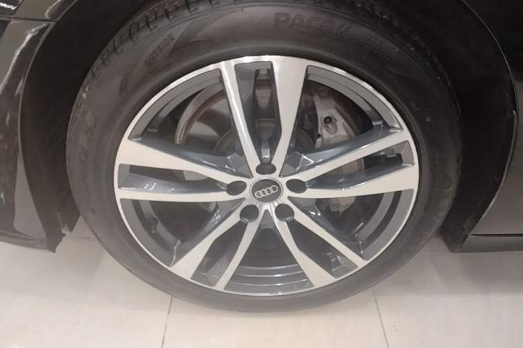 Used Audi A6L 2023 40 TFSI Luxury Dynamic Model Left Front Wheel Hub
