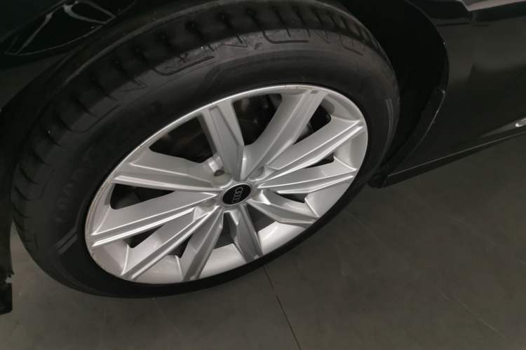 Used Audi A6L 2023 Revised 45 TFSI Prestige Dynamic Edition Left Front Wheel Hub