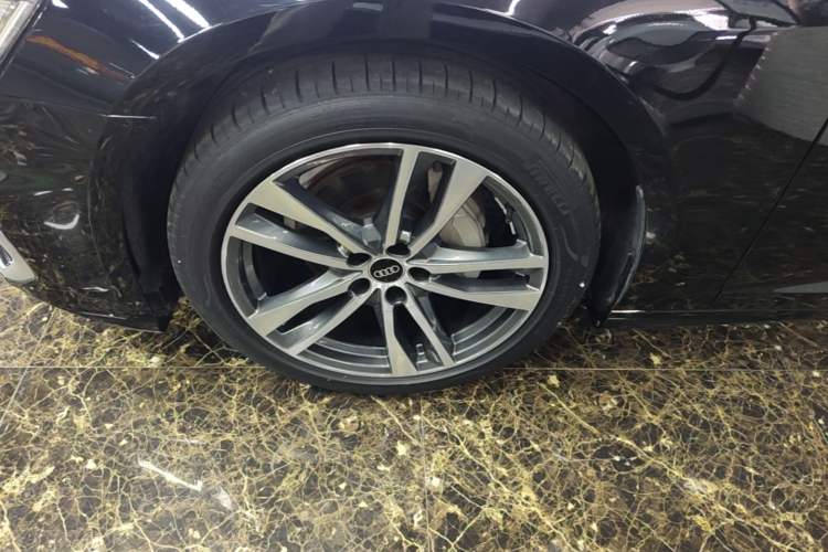 Used Audi A6L 2023 Revised 40 TFSI Luxury Dynamic Edition Left Front Wheel Hub