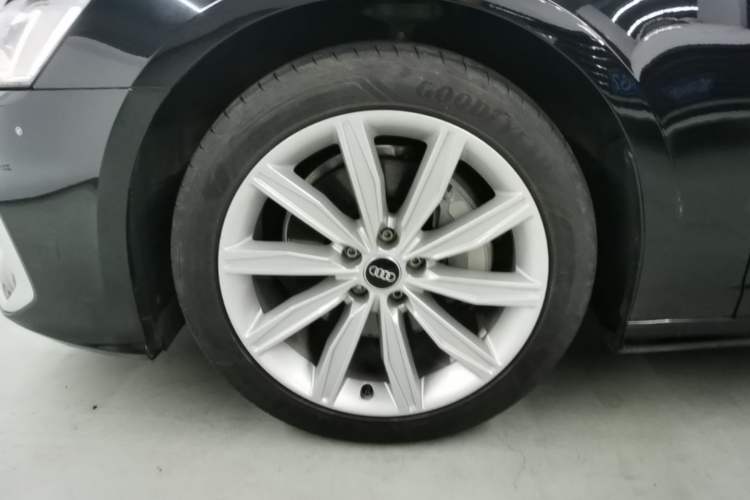 Used Audi A6L 2023 Revised 45 TFSI Prestige Dynamic Edition Left Front Wheel Hub