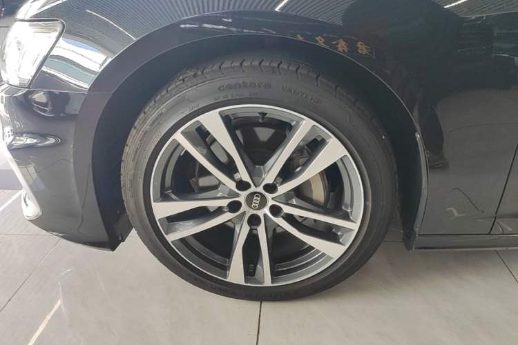 Used Audi A6L 2023 40 TFSI Luxury Dynamic Model Left Front Wheel Hub