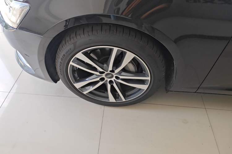 Used Audi A6L 2023 45 TFSI Prestige Elegant Edition Left Front Wheel Hub