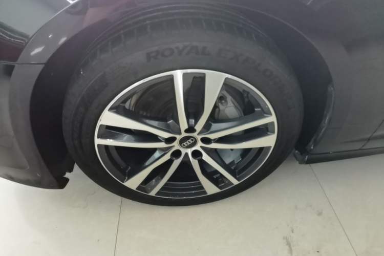 Used Audi A6L 2023 40 TFSI Luxury Dynamic Model Left Front Wheel Hub