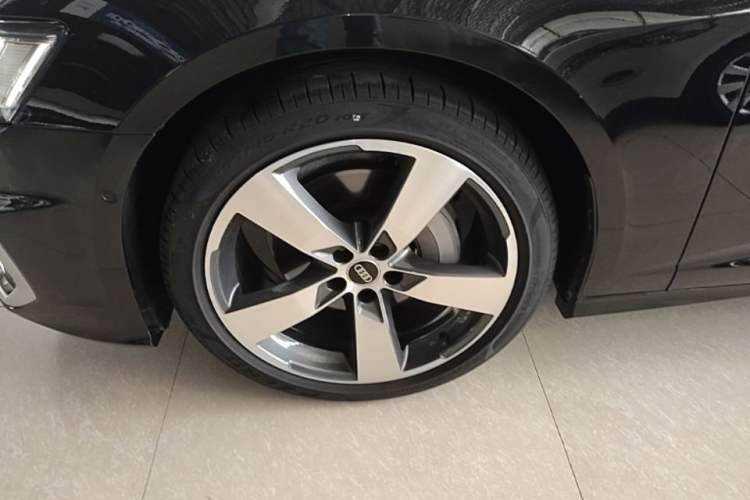 Used Audi A6L 2023 45 TFSI quattro Prestige Dynamic Edition Left Front Wheel Hub