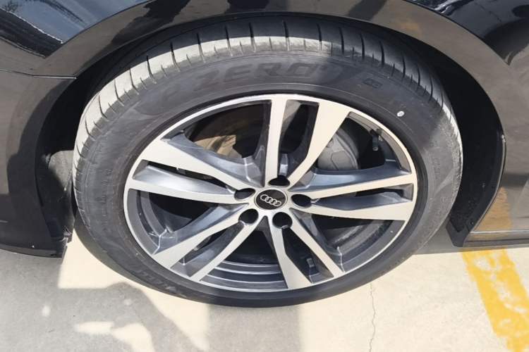 Used Audi A6L 2023 Revised 40 TFSI Luxury Dynamic Edition Left Front Wheel Hub