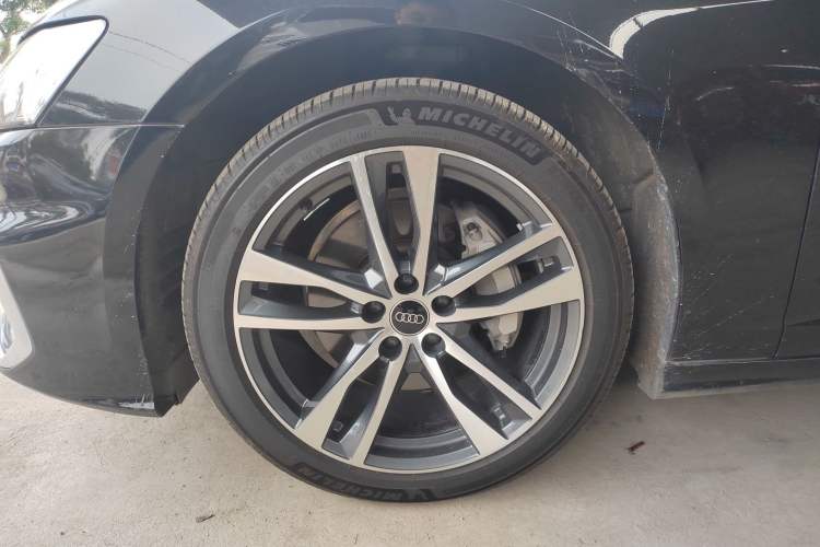 Used Audi A6L 2023 40 TFSI Luxury Dynamic Model Left Front Wheel Hub