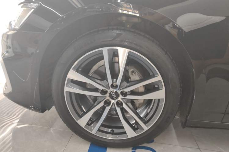 Used Audi A6L 2023 Revised 40 TFSI Luxury Dynamic Edition Left Front Wheel Hub