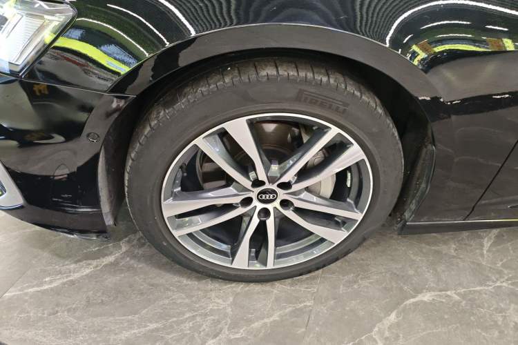 Used Audi A6L 2023 40 TFSI Luxury Dynamic Model Left Front Wheel Hub