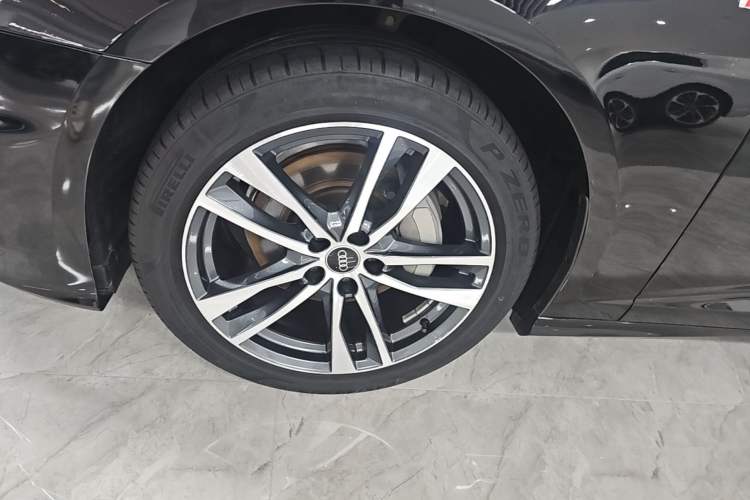 Used Audi A6L 2023 40 TFSI Luxury Dynamic Model Left Front Wheel Hub
