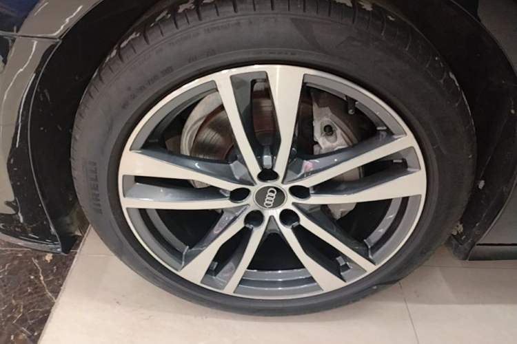 Used Audi A6L 2023 Revised 40 TFSI Luxury Dynamic Edition Left Front Wheel Hub