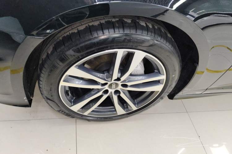 Used Audi A6L 2023 Revised 40 TFSI Luxury Dynamic Edition Left Front Wheel Hub