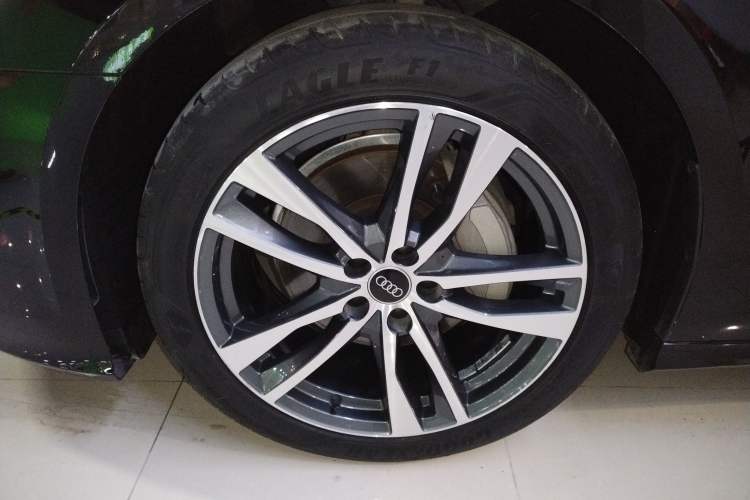 Used Audi A6L 2023 40 TFSI Luxury Dynamic Model Left Front Wheel Hub