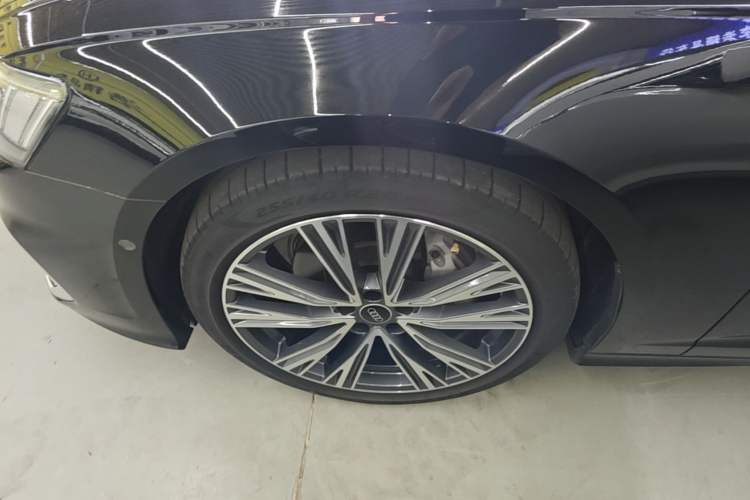 Used Audi A6L 2023 Revised Edition 45 TFSI quattro Prestige Dynamic Version Left Front Wheel Hub