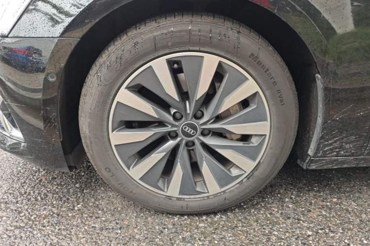 Used Audi A6L 2023 Revised 45 TFSI Prestige Elegant Edition Left Front Wheel Hub