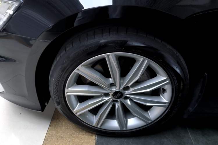 Used Audi A6L 2023 45 TFSI Prestige Dynamic Edition Left Front Wheel Hub