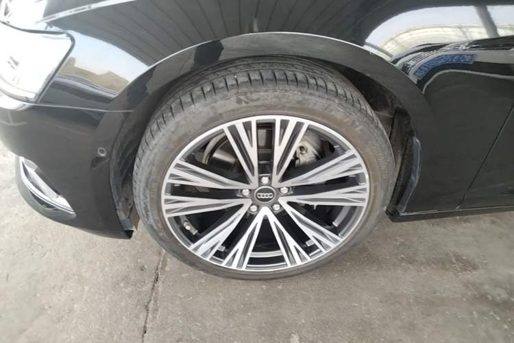 Used Audi A6L 2023 Revised 45 TFSI Prestige Elegant Edition Left Front Wheel Hub