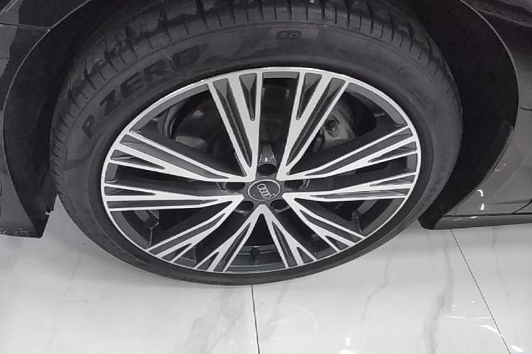 Used Audi A6L 2023 45 TFSI quattro Prestige Dynamic Edition Left Front Wheel Hub