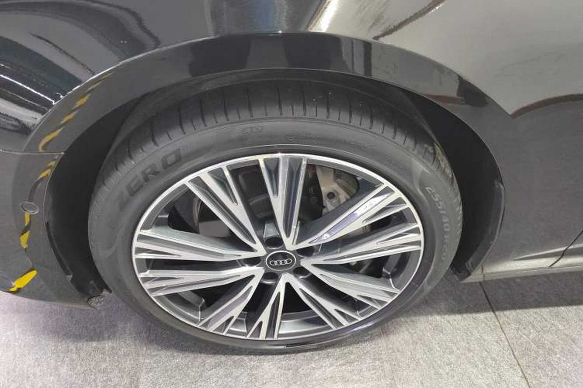 Used Audi A6L 2023 45 TFSI quattro Prestige Elegant Edition Left Front Wheel Hub