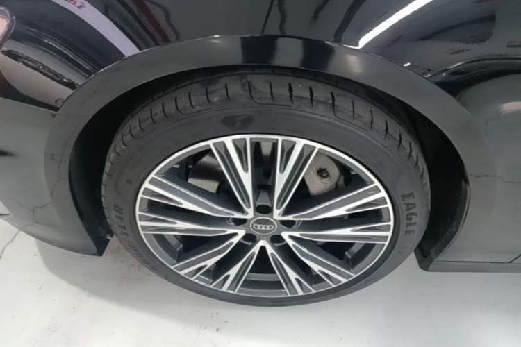 Used Audi A6L 2023 55 TFSI quattro Flagship Dynamic Edition Left Front Wheel Hub